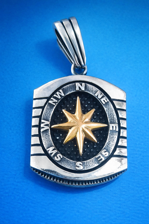Compass Star Pendant - Miora