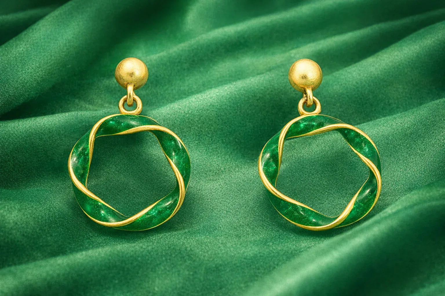 Emerald Twist Drop Earrings - Miora