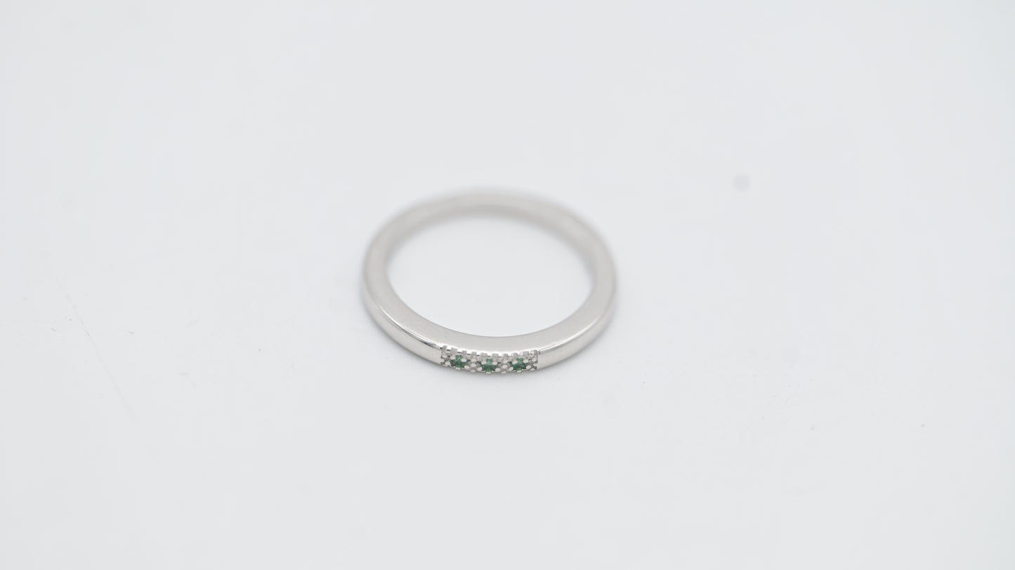Miora 925 Sterling Silver Minimal Emerald Accent Ring