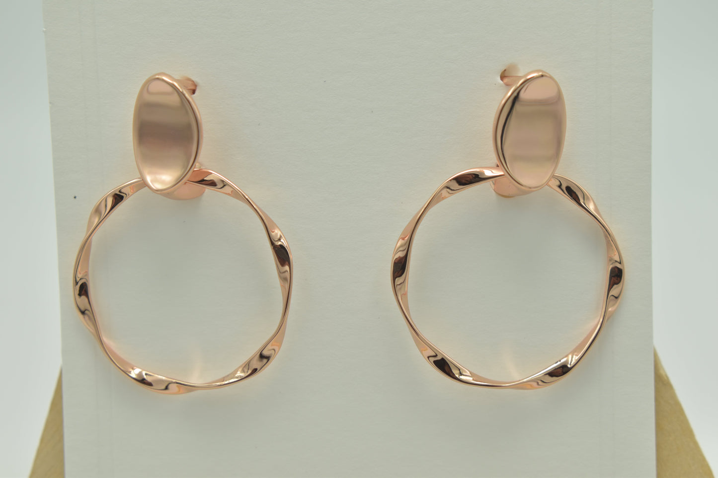 Wavy Circle Hoop Earrings