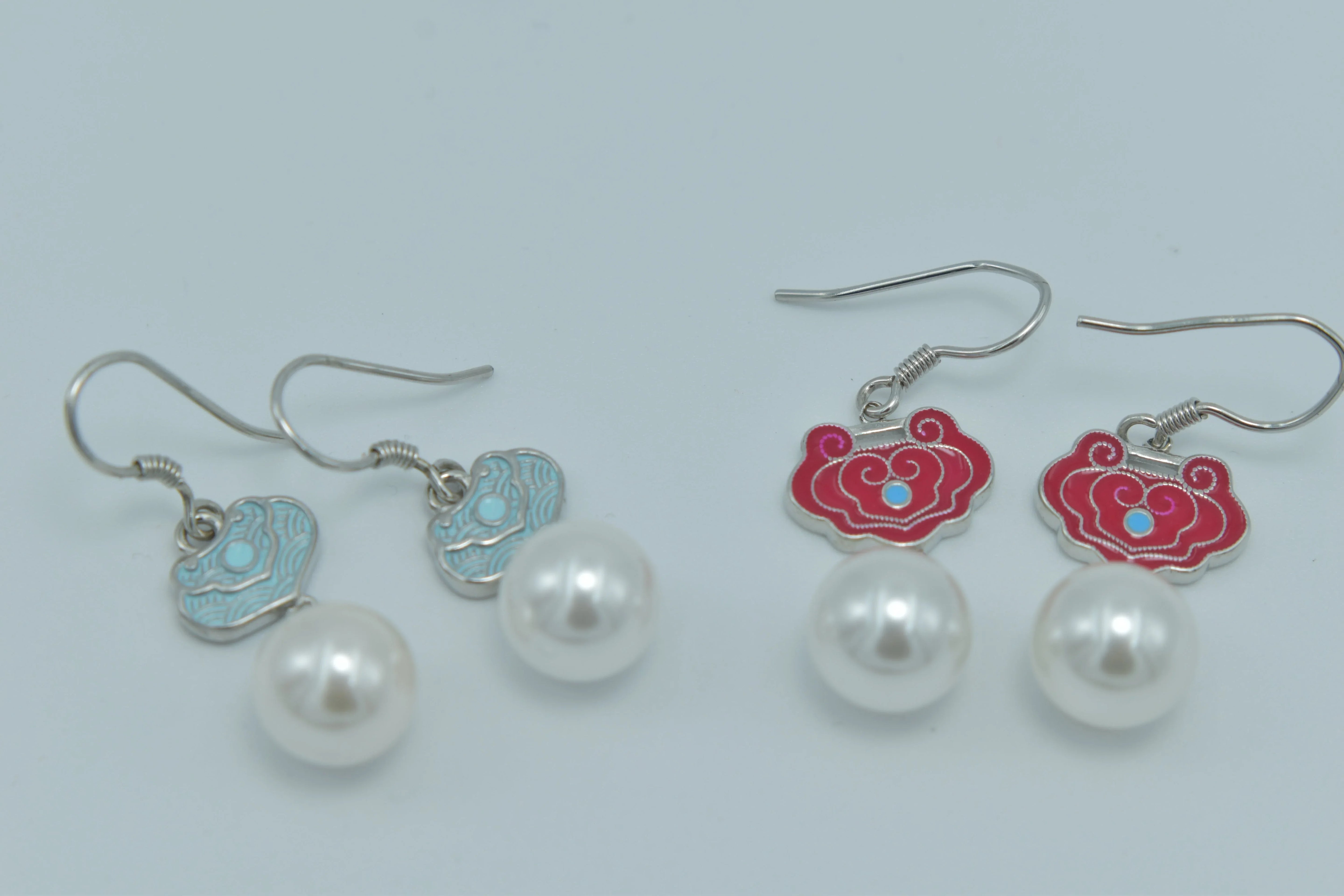 Enamel Pearl Dangle - Miora