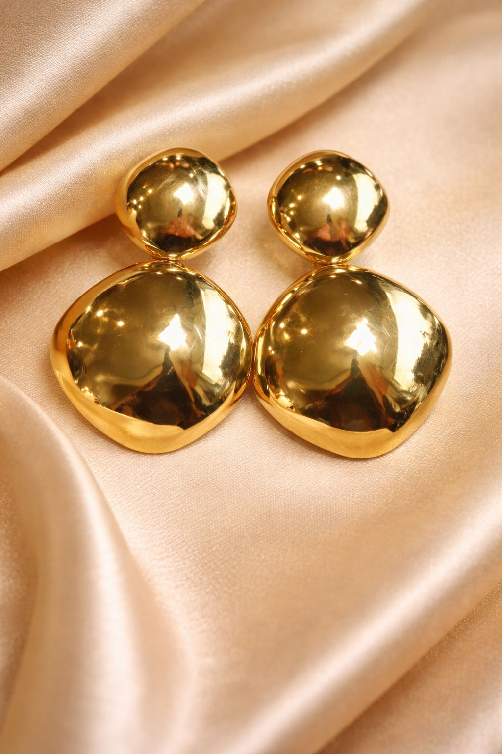 Stylish Button Earrings - Miora
