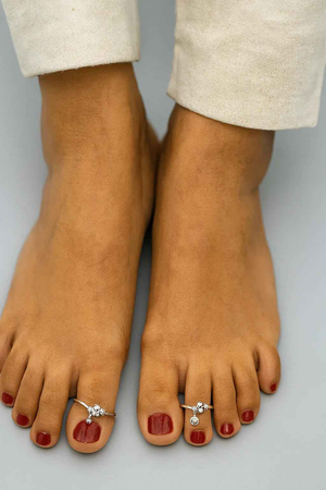Criss - cross Toe Ring