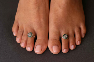 Floral Harmony Adjustable Toe Ring with Green & White Stones
