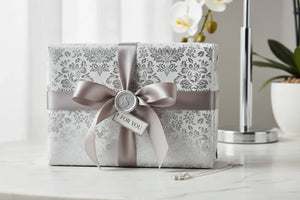 Gift Wrap - Miora