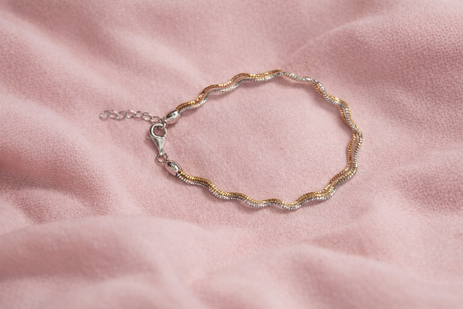 Dual-Tone Wave Chain Bracelet - Miora