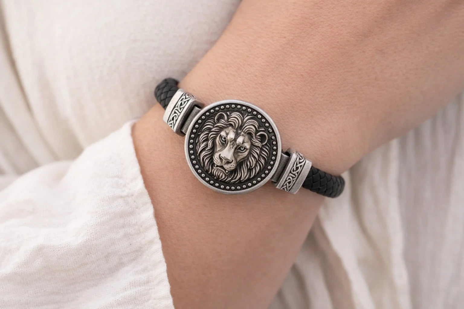 Aegis of the Lion Bracelet