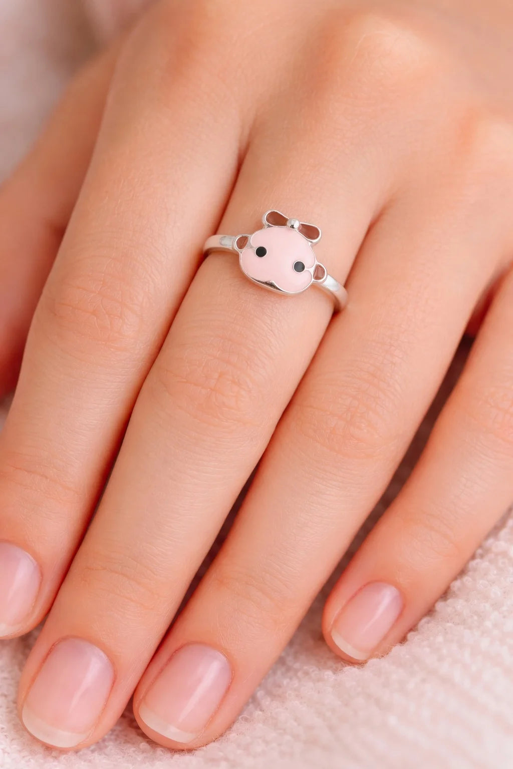 Bow Bear Enamel Ring