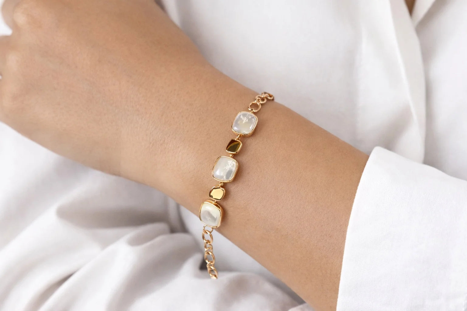 Mother of Pearl Link Bracelet
