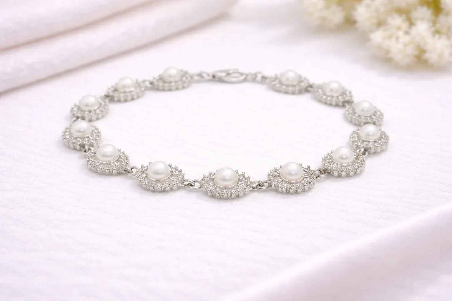 Sunburst Disk Bracelet - Elegant Adjustable Chain Bracelet