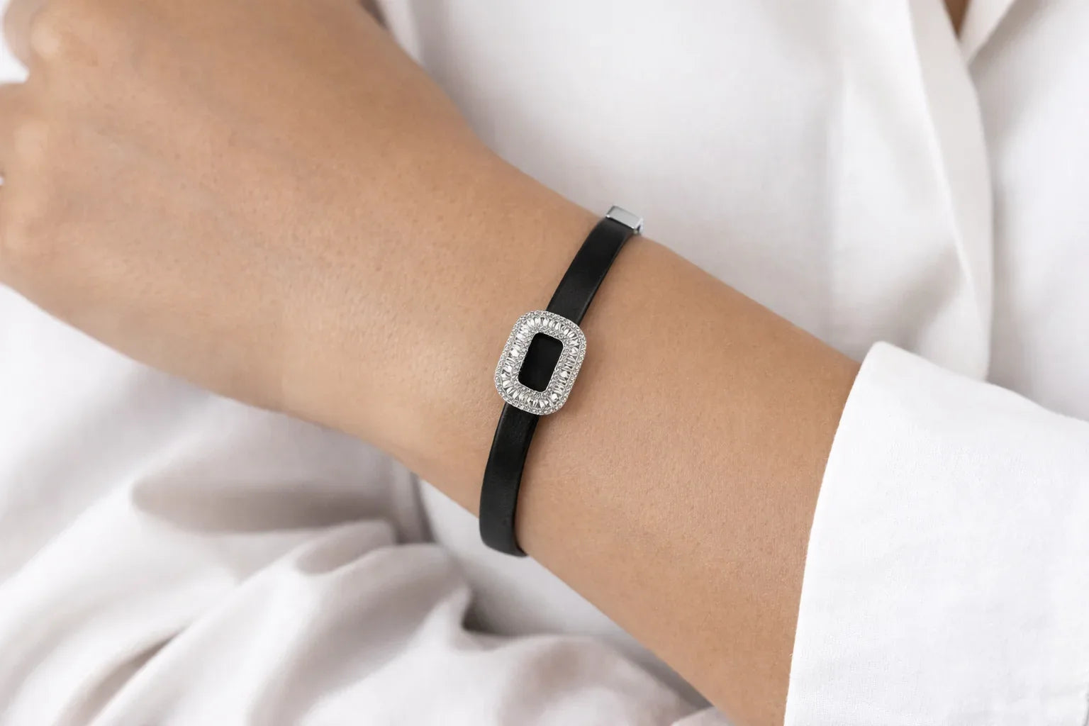 Buckle Leather Bracelet - Miora