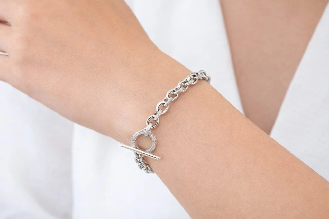 Hook Toggle Chain Bracelet