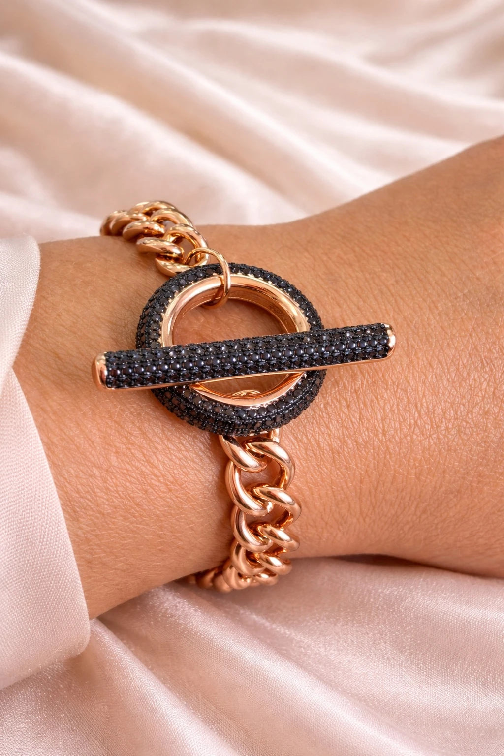 Signature Chain Toggle Bracelet