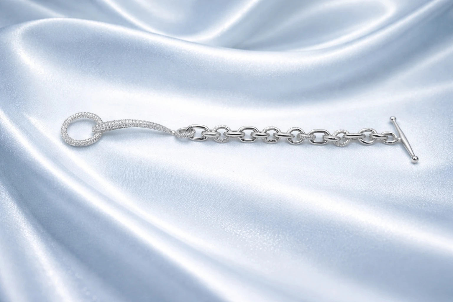 Hook Toggle Chain Bracelet