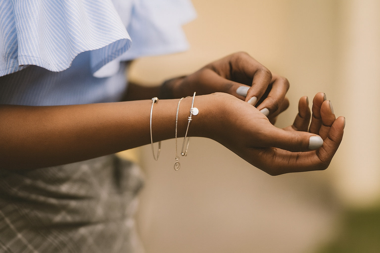 How to Style Minimal Silver Jewellery – A Simple Guide