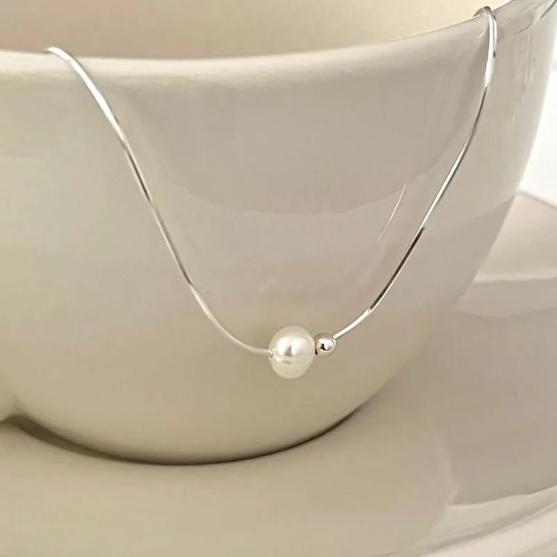 Minimal Pearl Bead Necklace