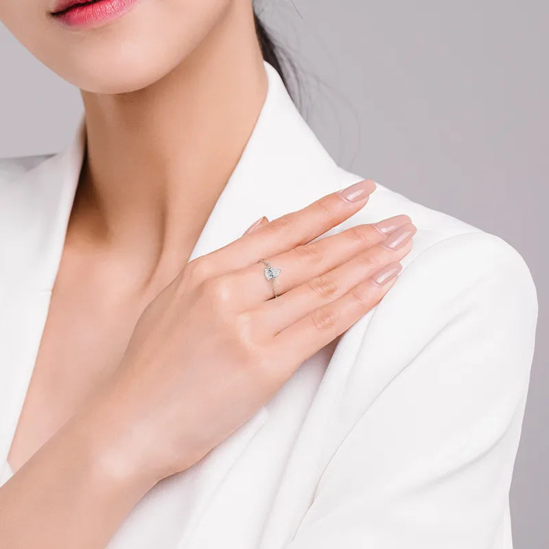 Teardrop Zircon Chain Ring Plated