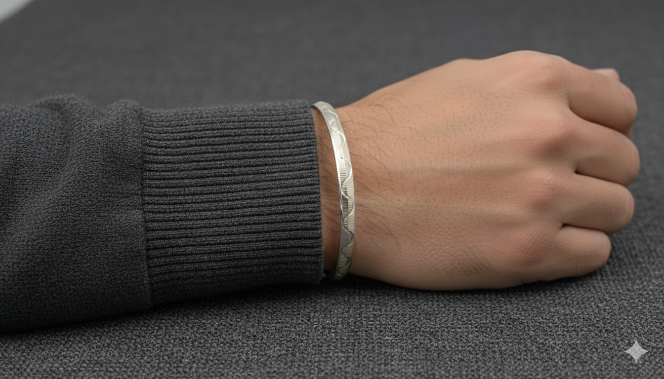 Elegant Wave Design Sleek Kada Bracelet