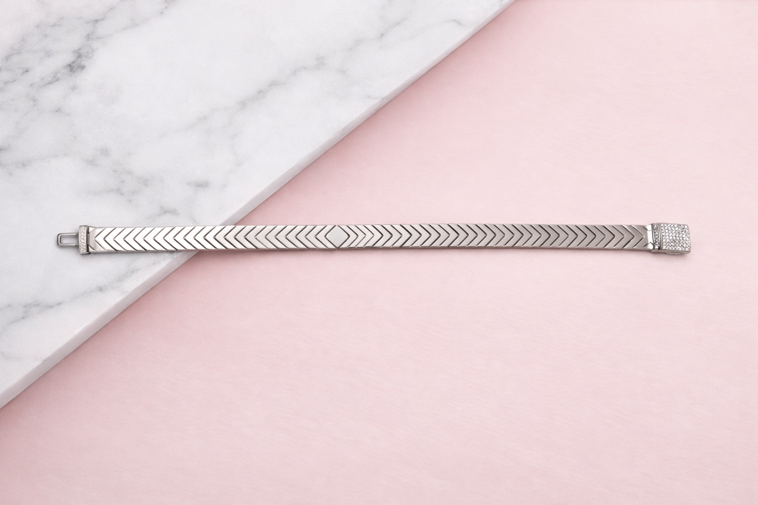 V-shaped Link Bracelet - Miora