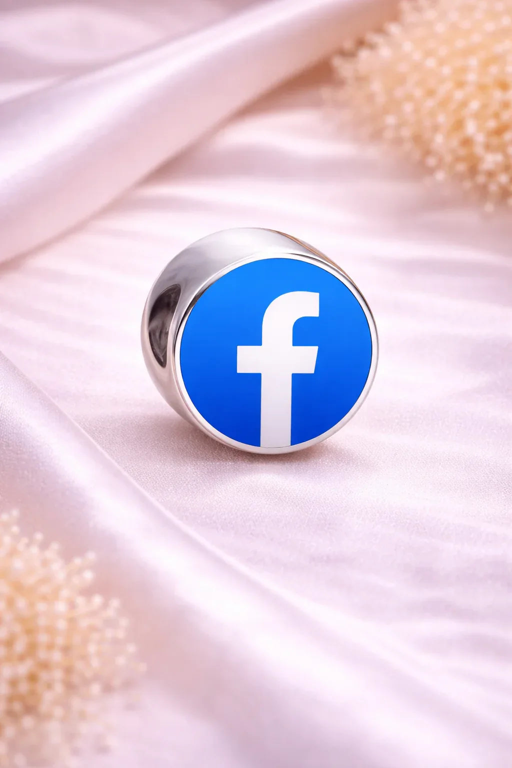 Facebook - Miora