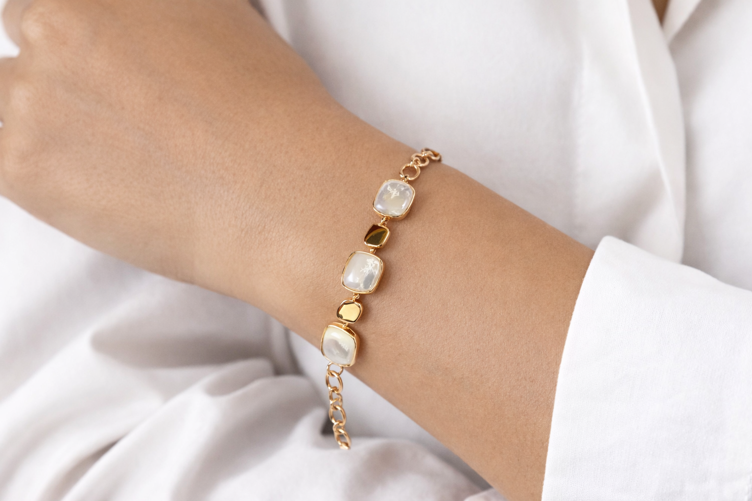 Mother-of-Pearl Link Bracelet