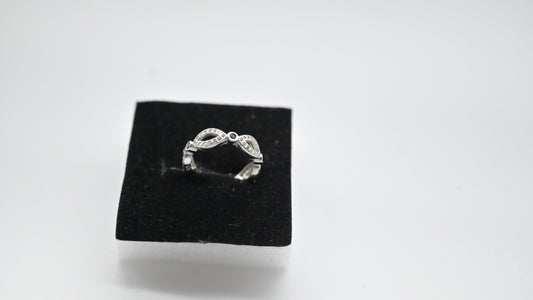 Sterling Silver Vintage Leaf Ring with Black Stone
