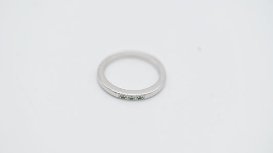 Miora 925 Sterling Silver Minimal Emerald Accent Ring