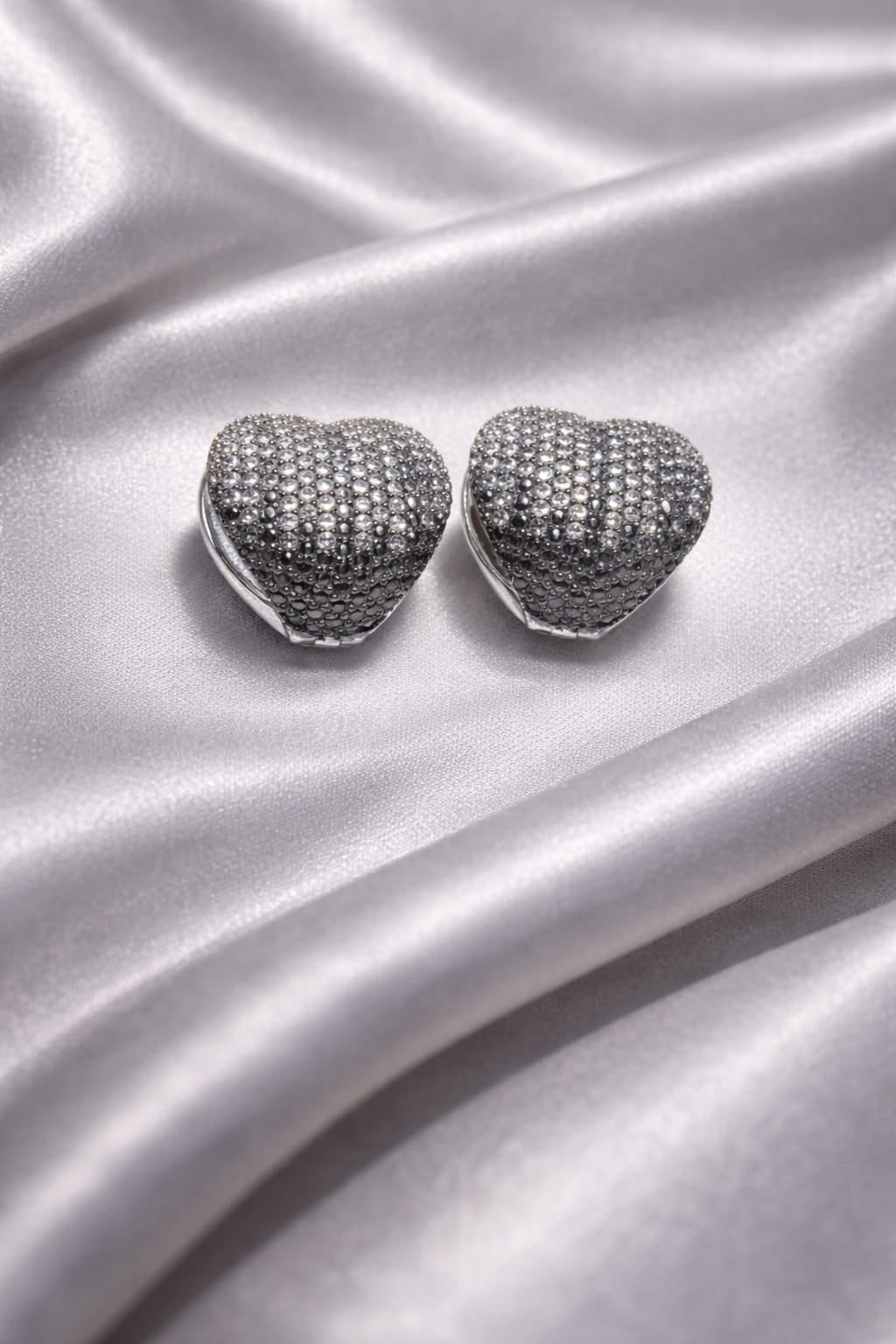 Heart Crush Earrings - Miora