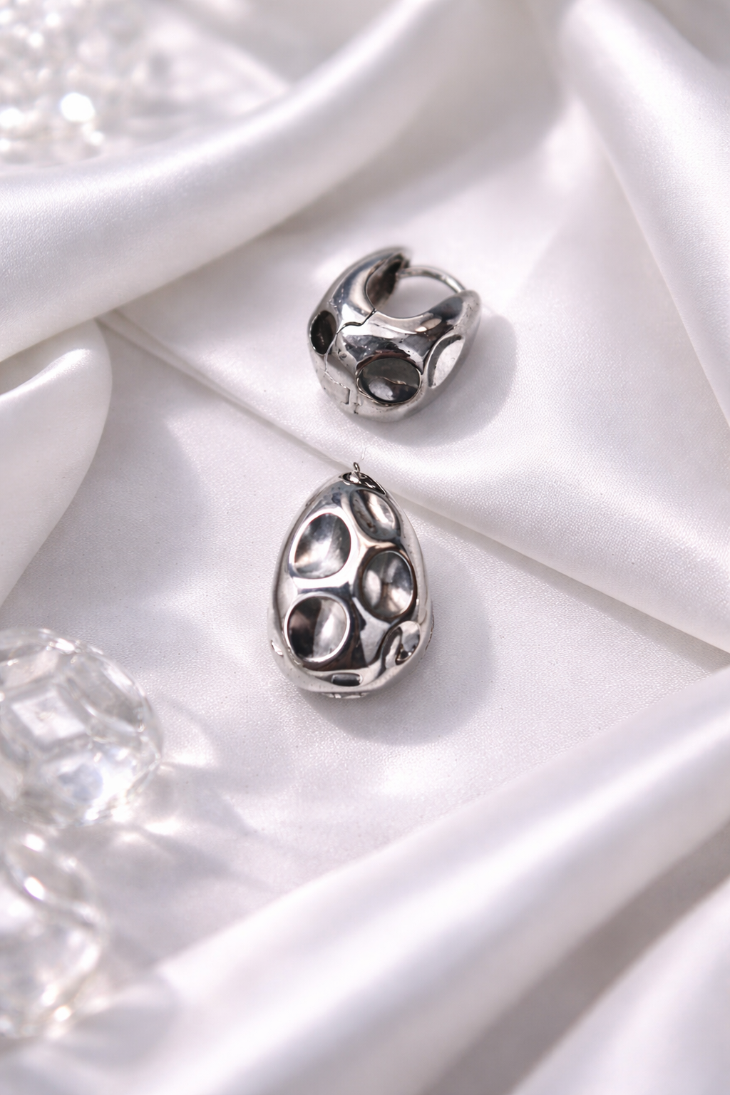 Textured Hollow Hoops - Miora