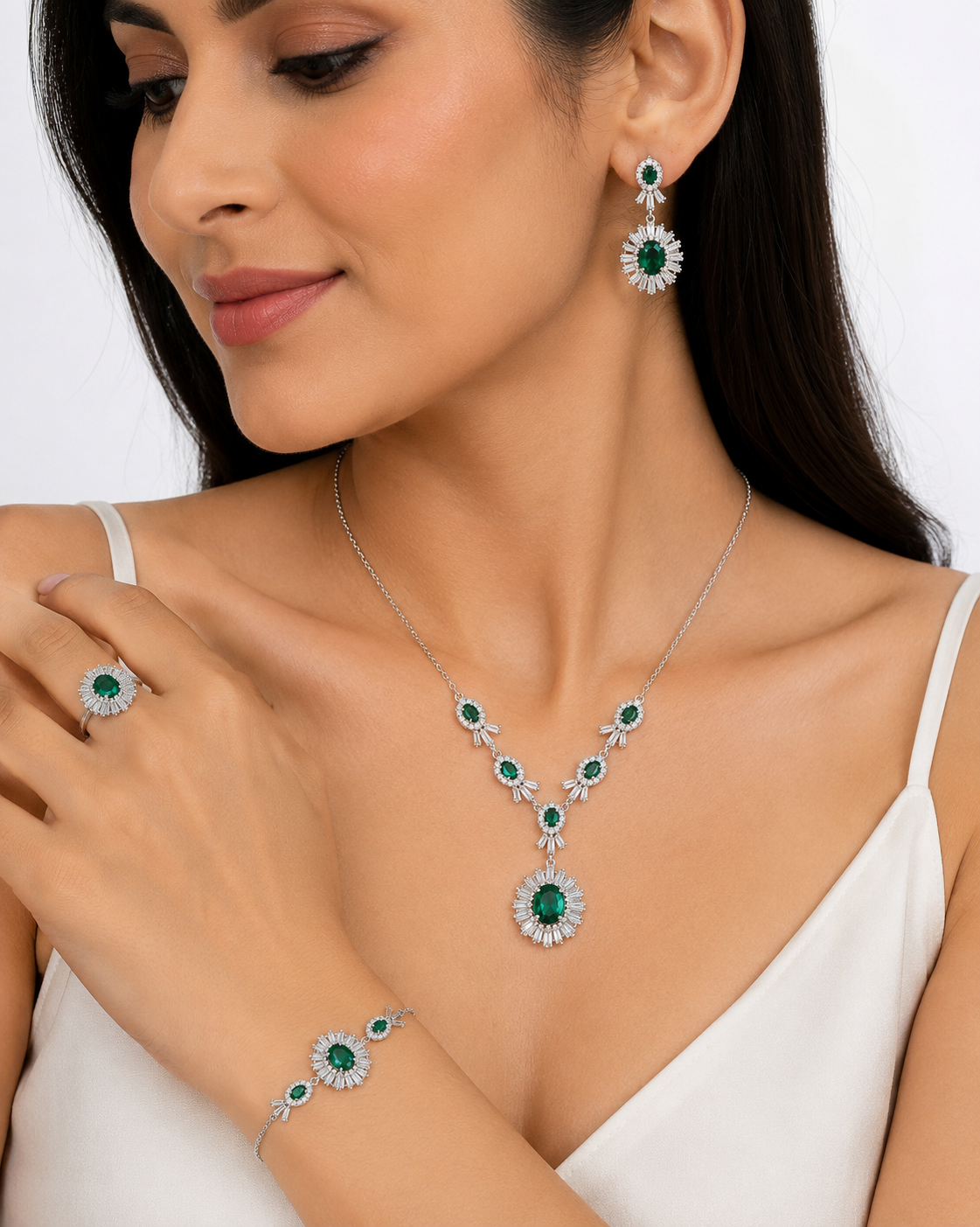 Elara Necklace