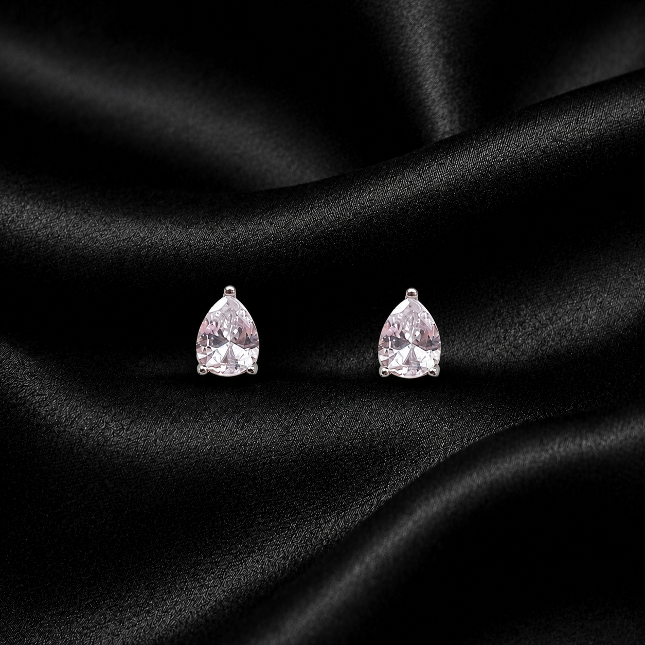 Vanguard Moissanite Stud