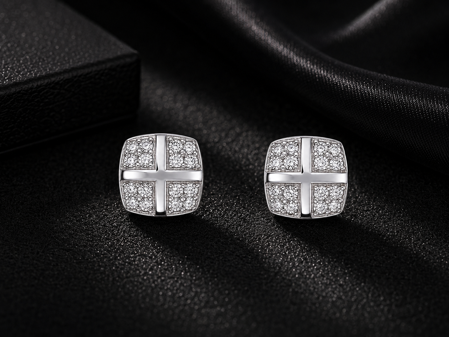 Sovereign Moissanite Stud