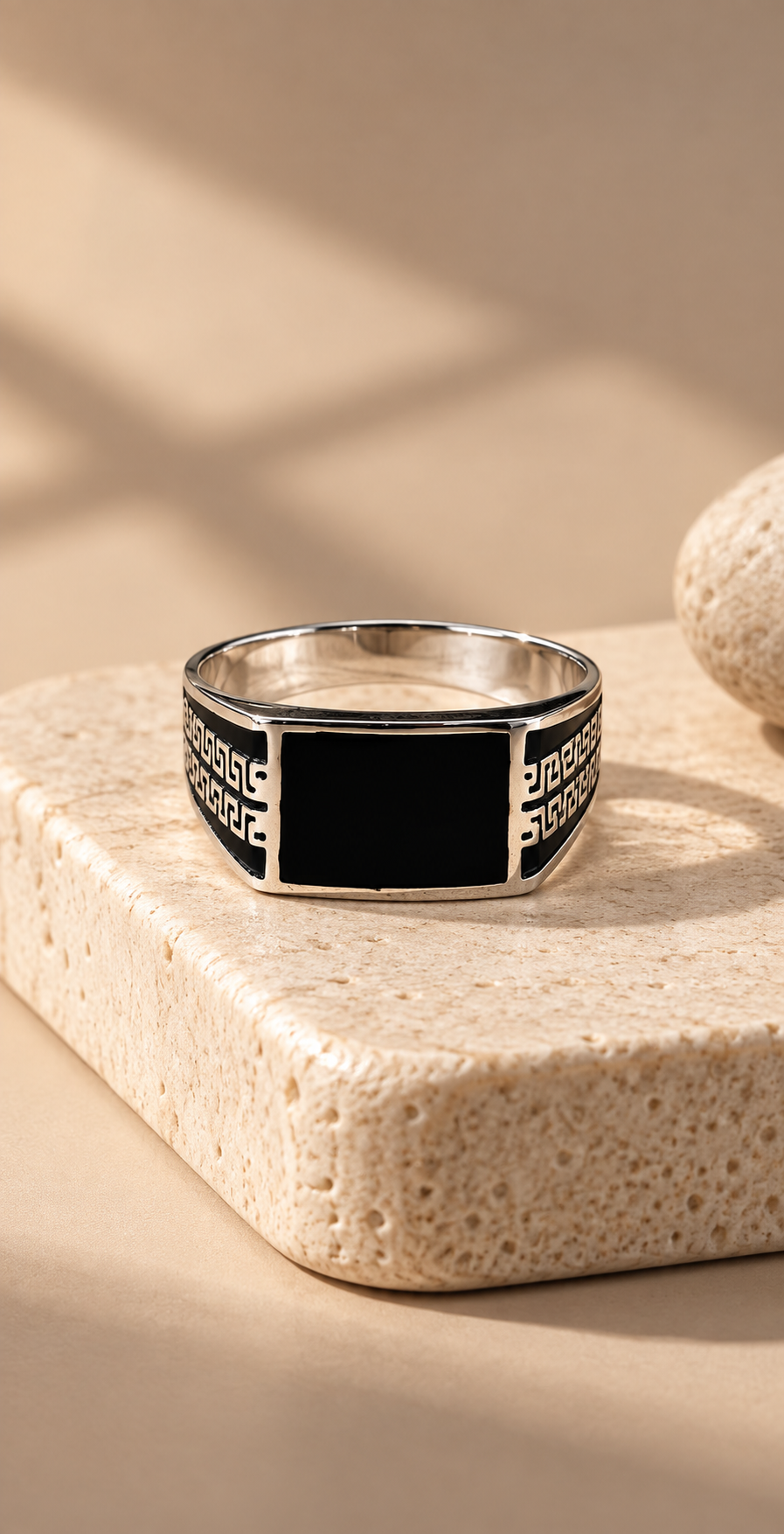 Shadow Crest Ring – Miora