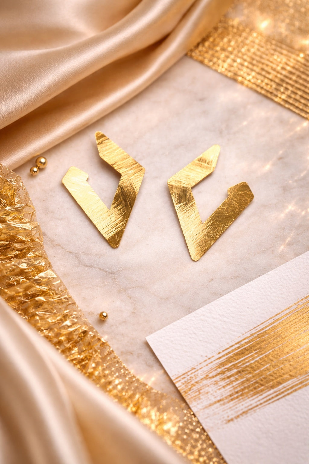 Geometric V Earrings - Miora
