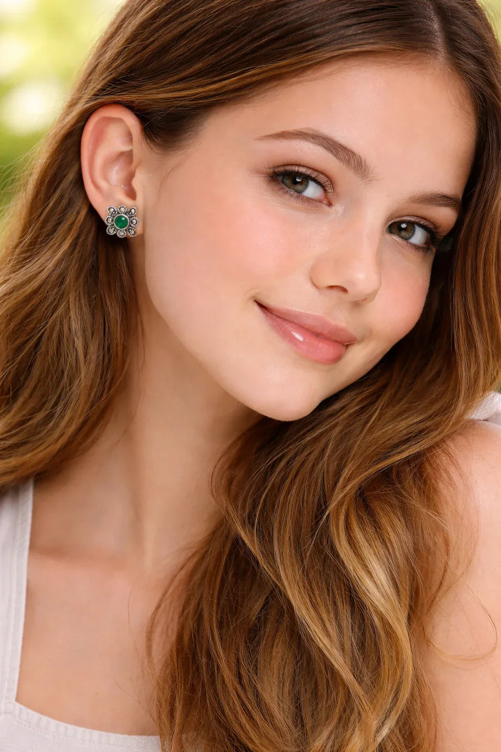 Vintage Floral Stud Earrings - Miora