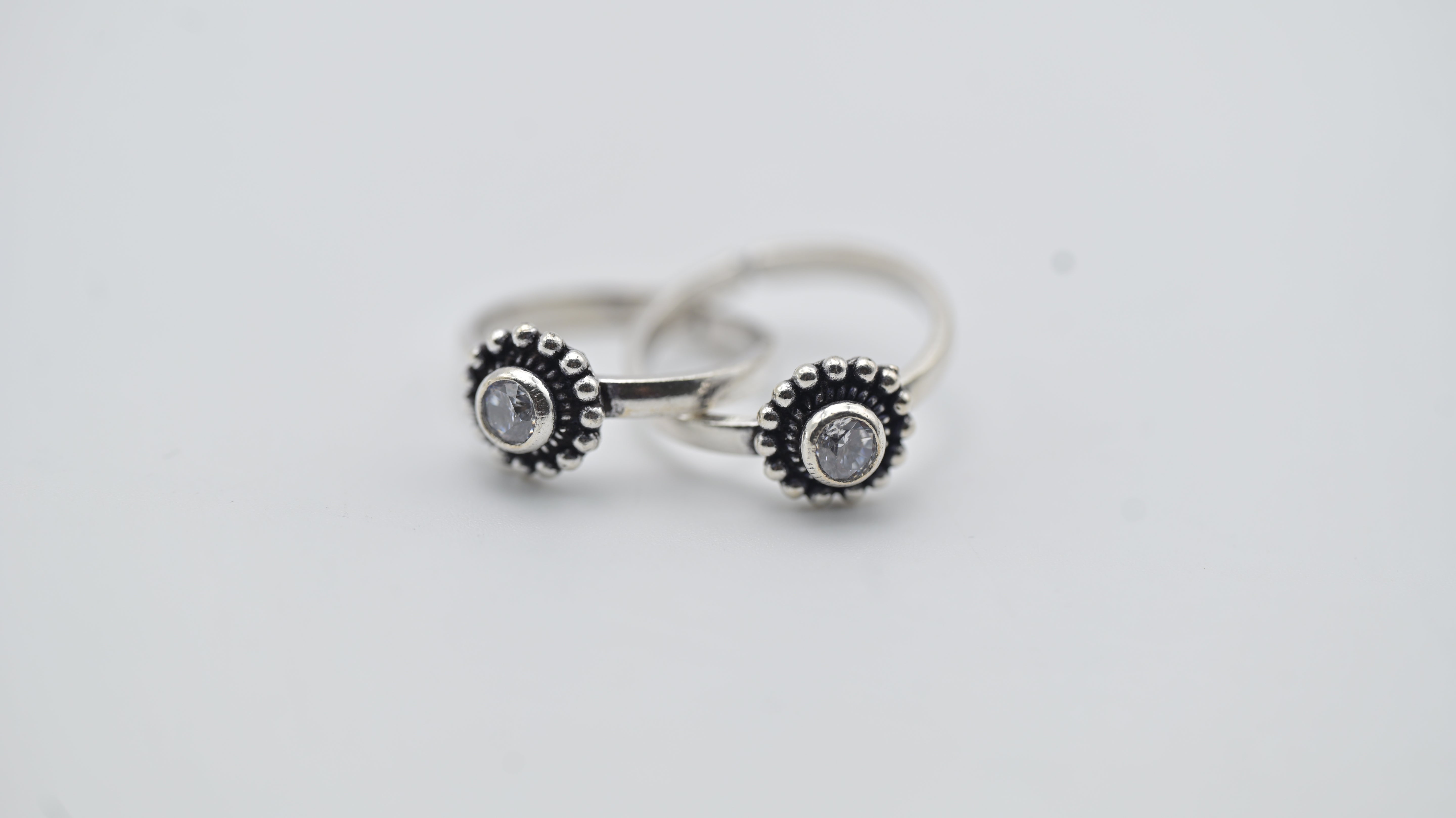 Classic Floral Adjustable Toe Ring with White Stone