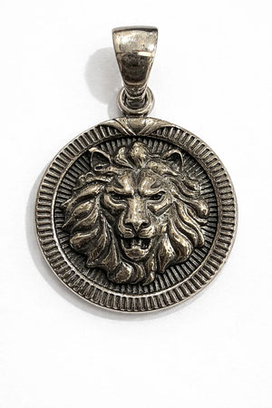 Lion Round Pendant - Miora