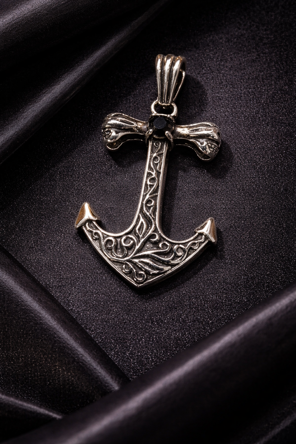 Anchor Cross Pendant - Miora