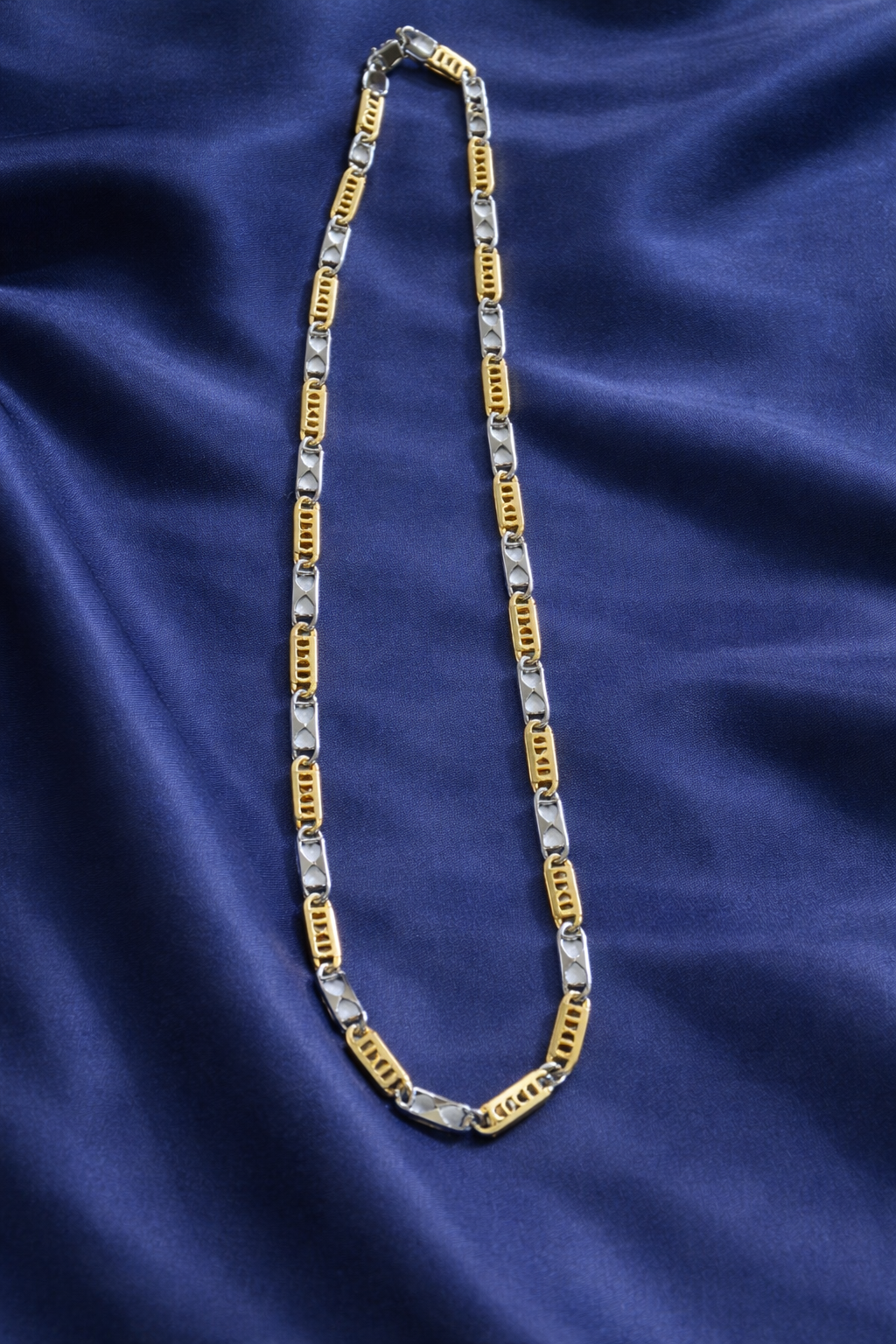 Cut Out Link Chain - Miora