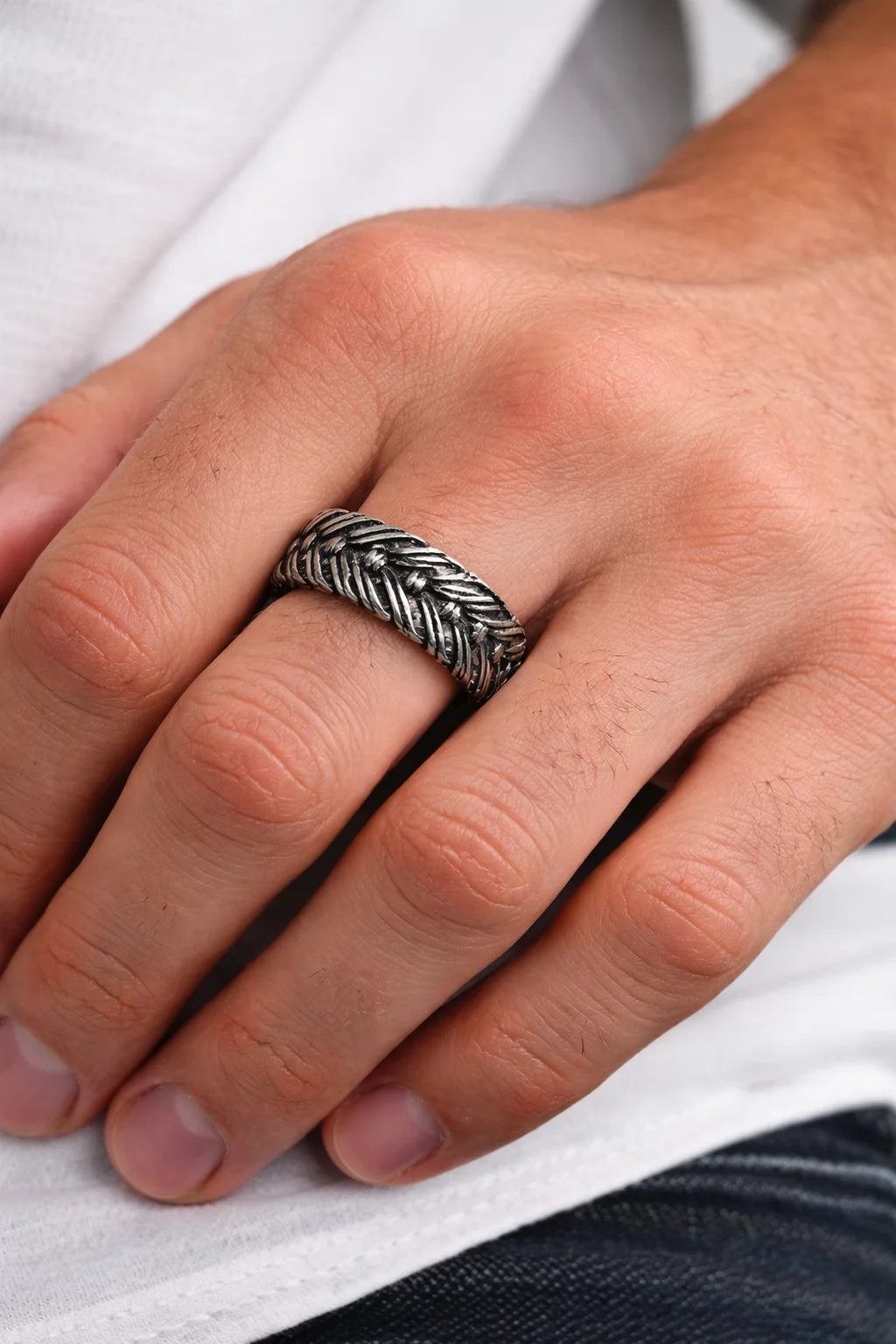 Braided Leaf Pattern Band Ring