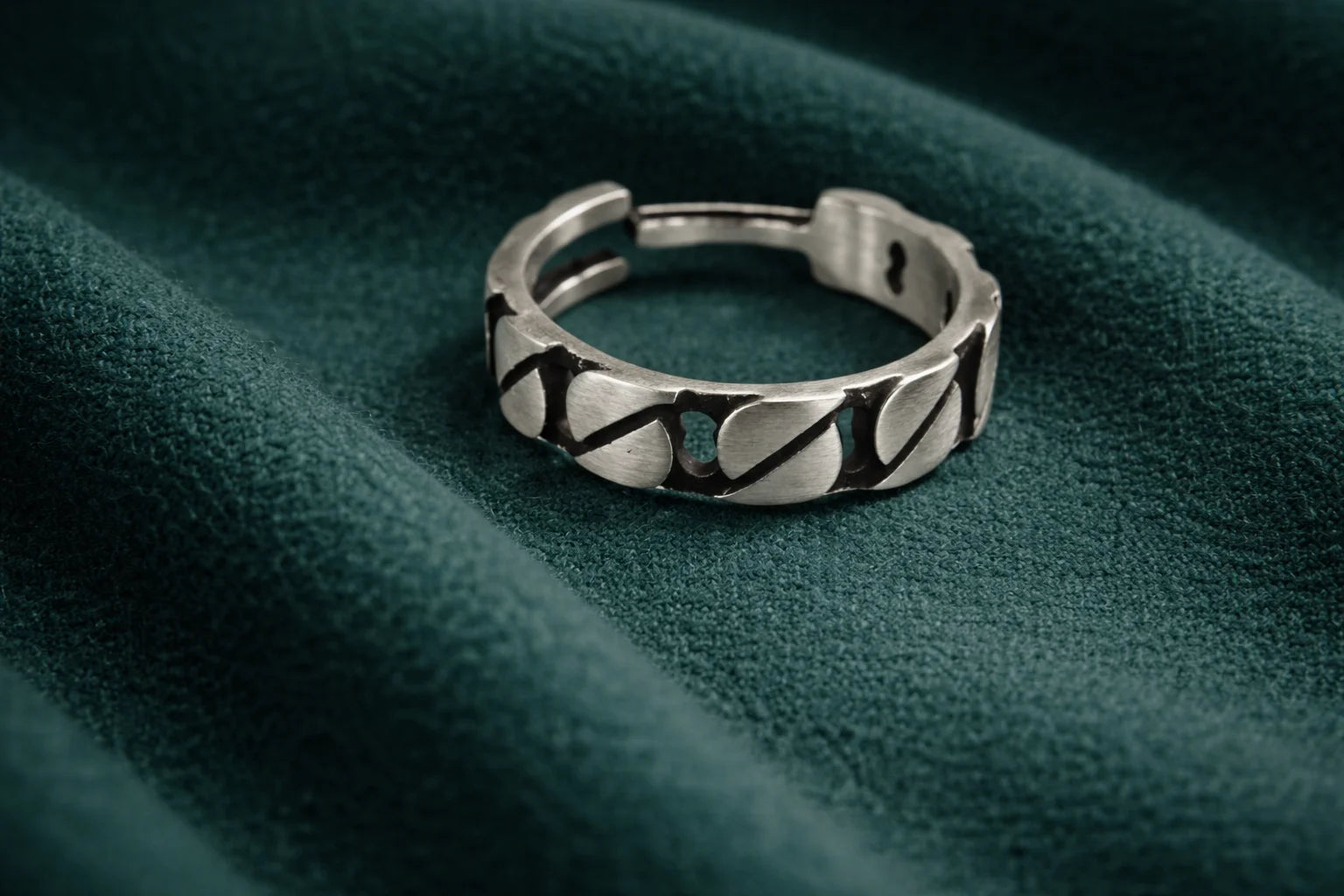 Cutwork Pattern Open Ring