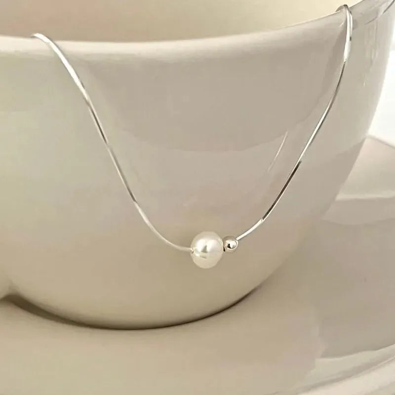 Minimal Pearl Bead Necklace