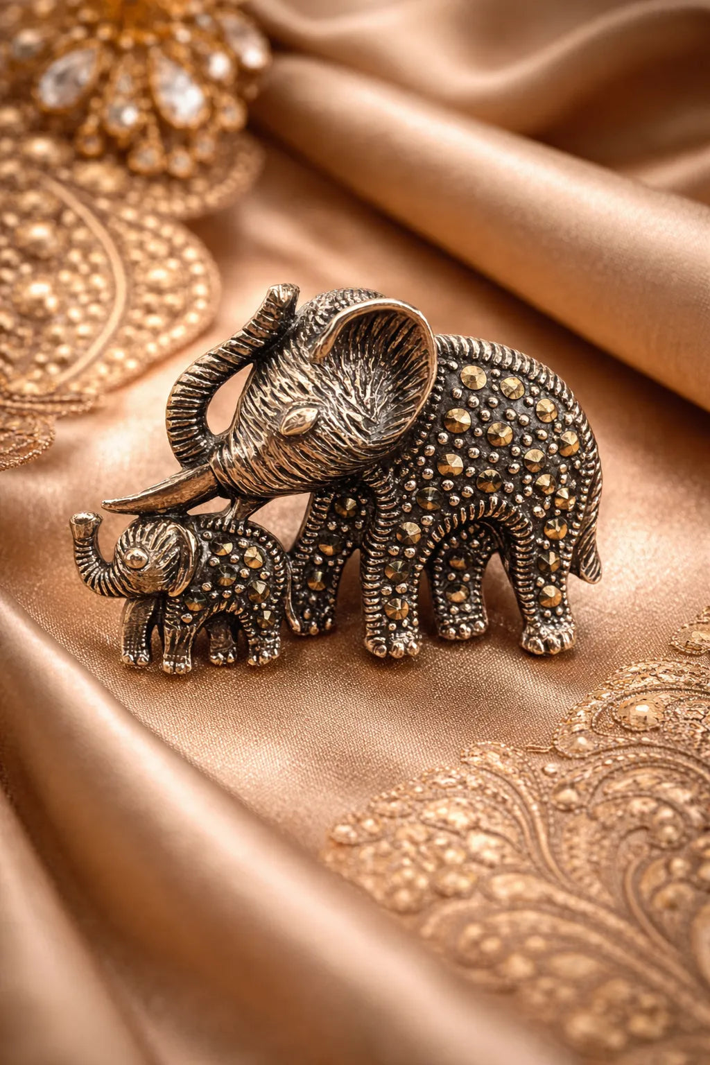 Mother & Baby Elephant Brooch