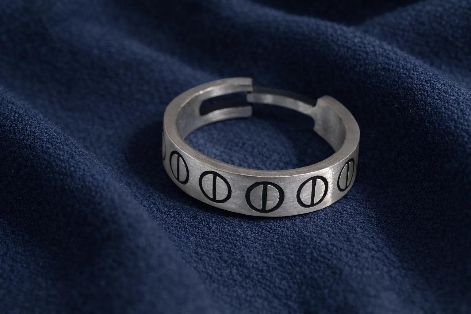 Motif Open Band Ring