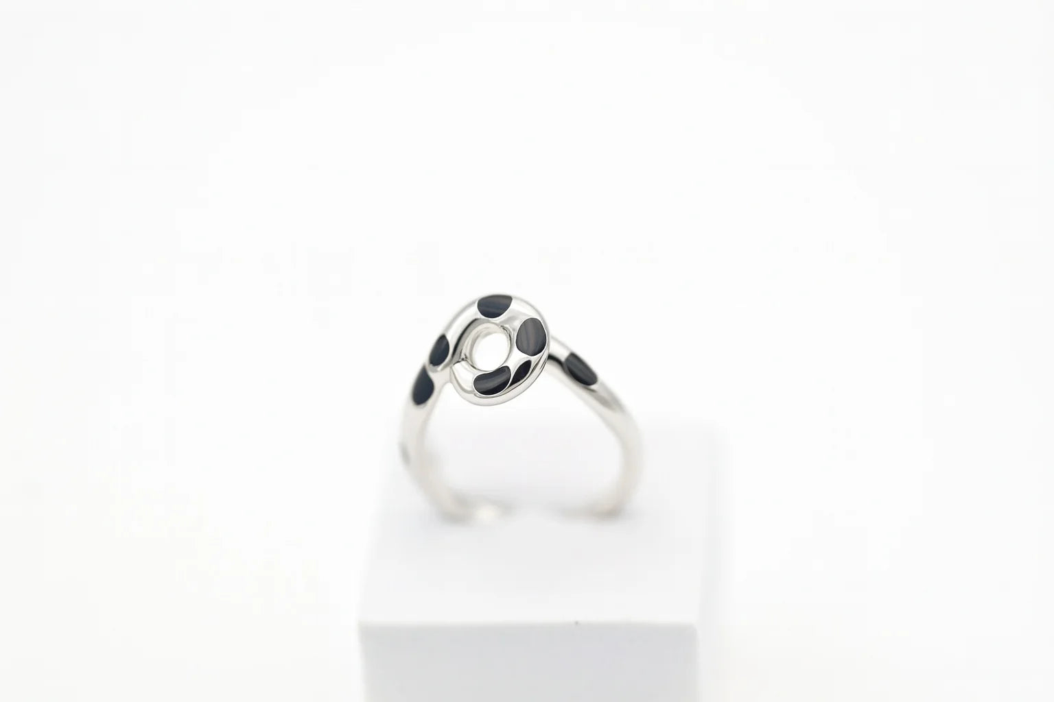 Swirl Loop Ring