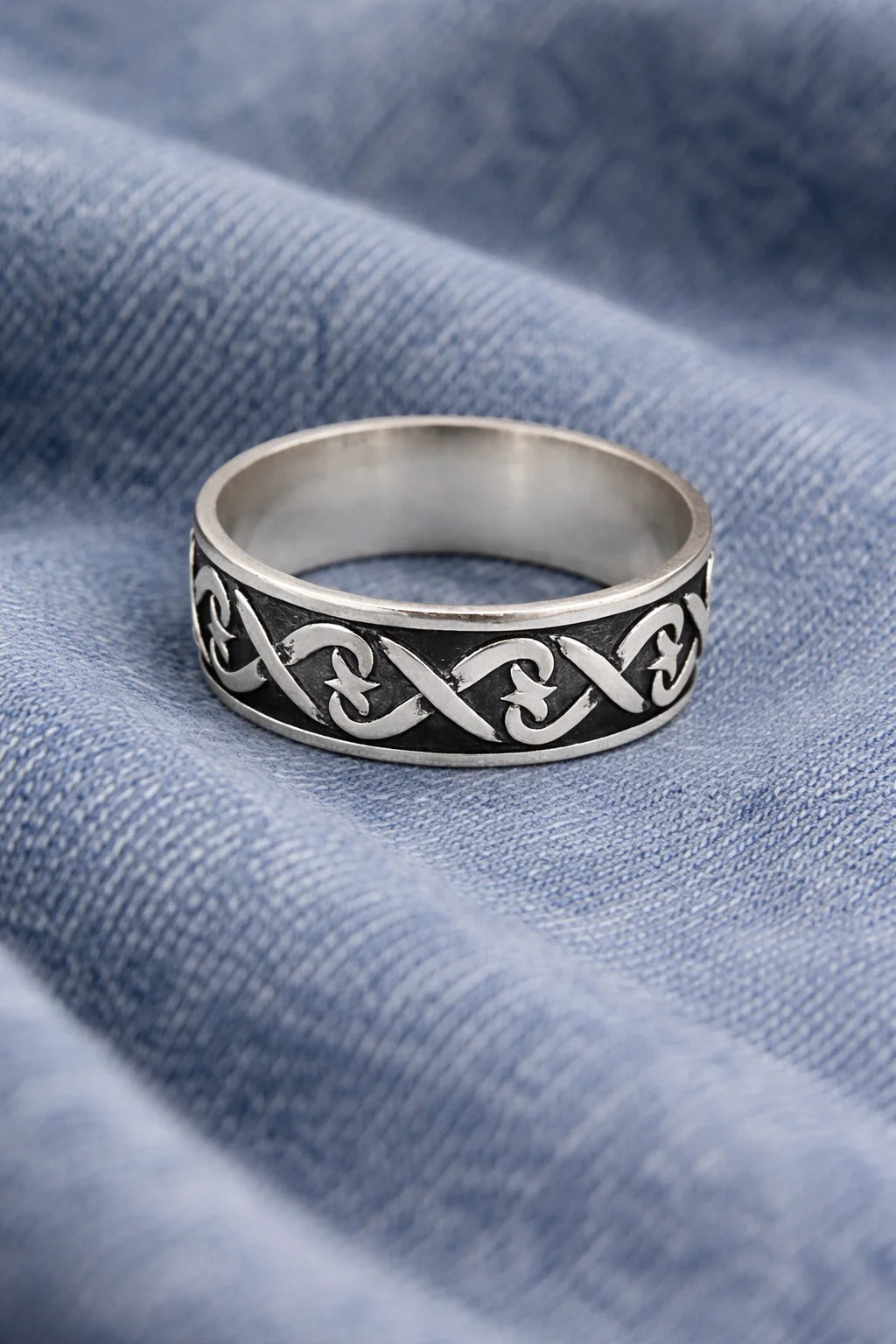 Vine Pattern Band Ring