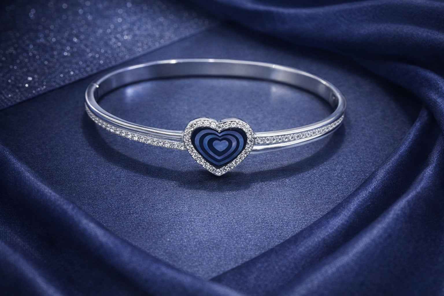 Noir Aura Heart Bracelet