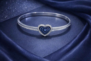 Noir Aura Heart Bracelet