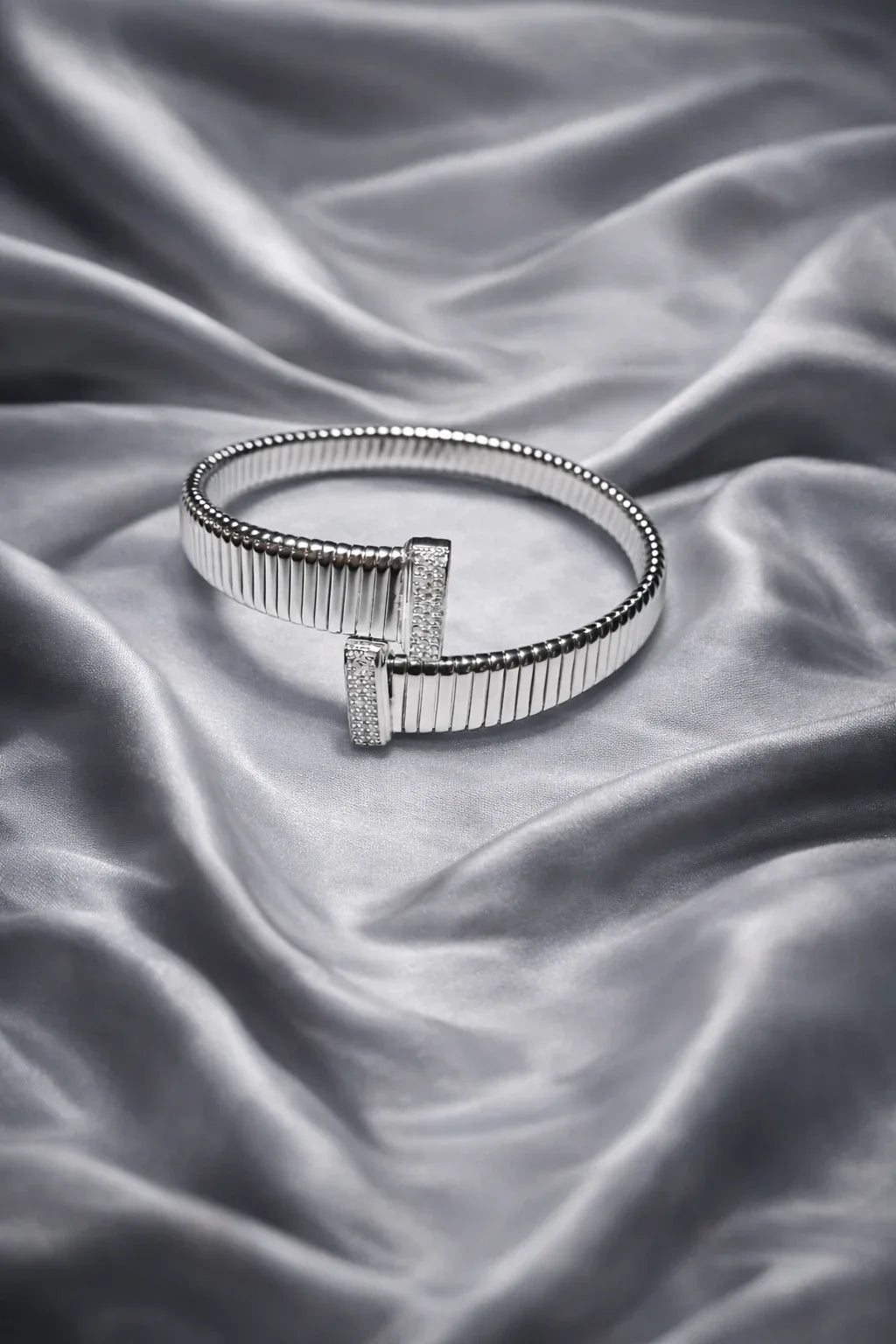 Serpentine Cuff Bracelet - Miora