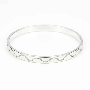 Elegant Wave Design Sleek Kada Bracelet